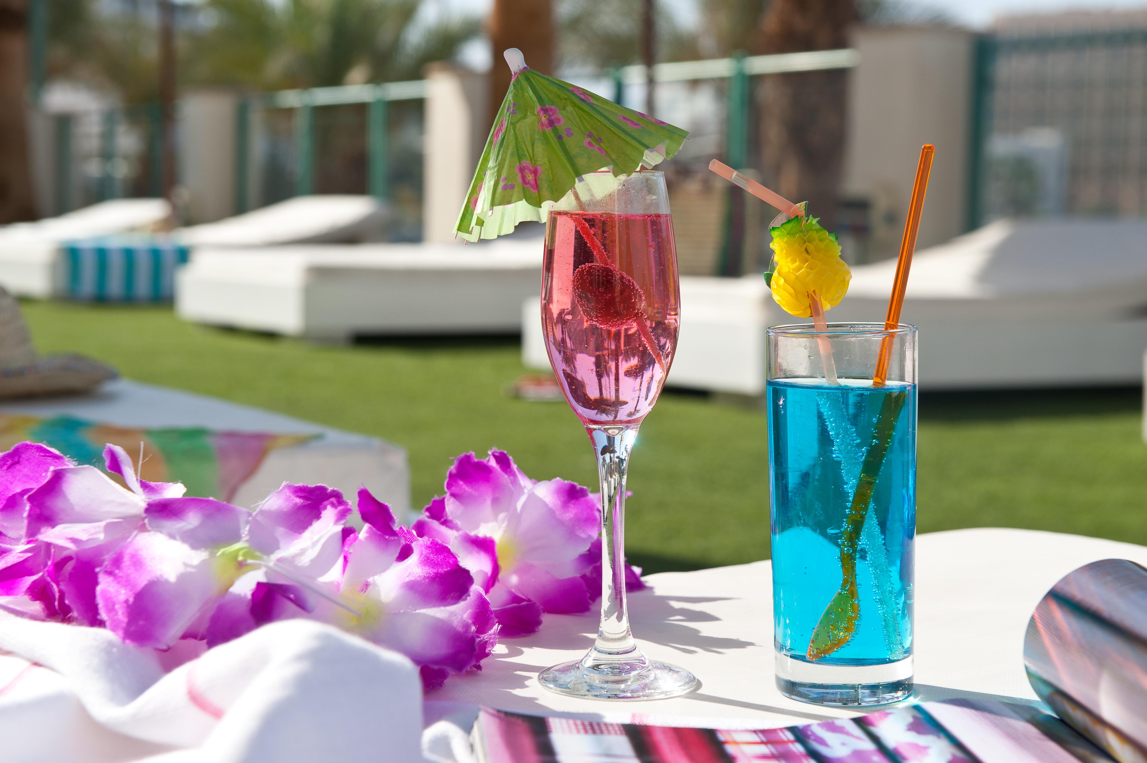 U Magic Palace Ejlat Exteriér fotografie Poolside drinks