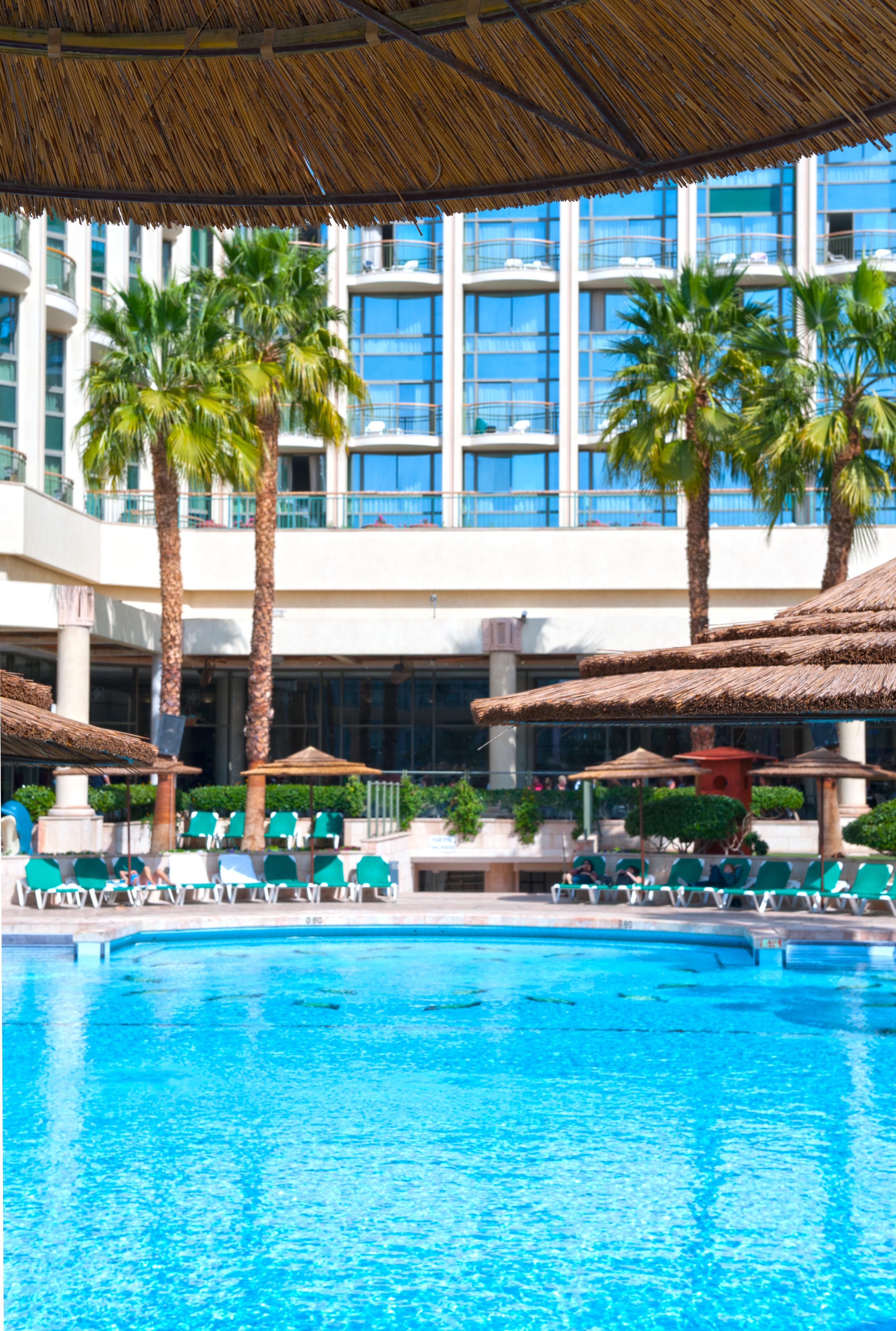 U Magic Palace Ejlat Exteriér fotografie The pool at the Westin