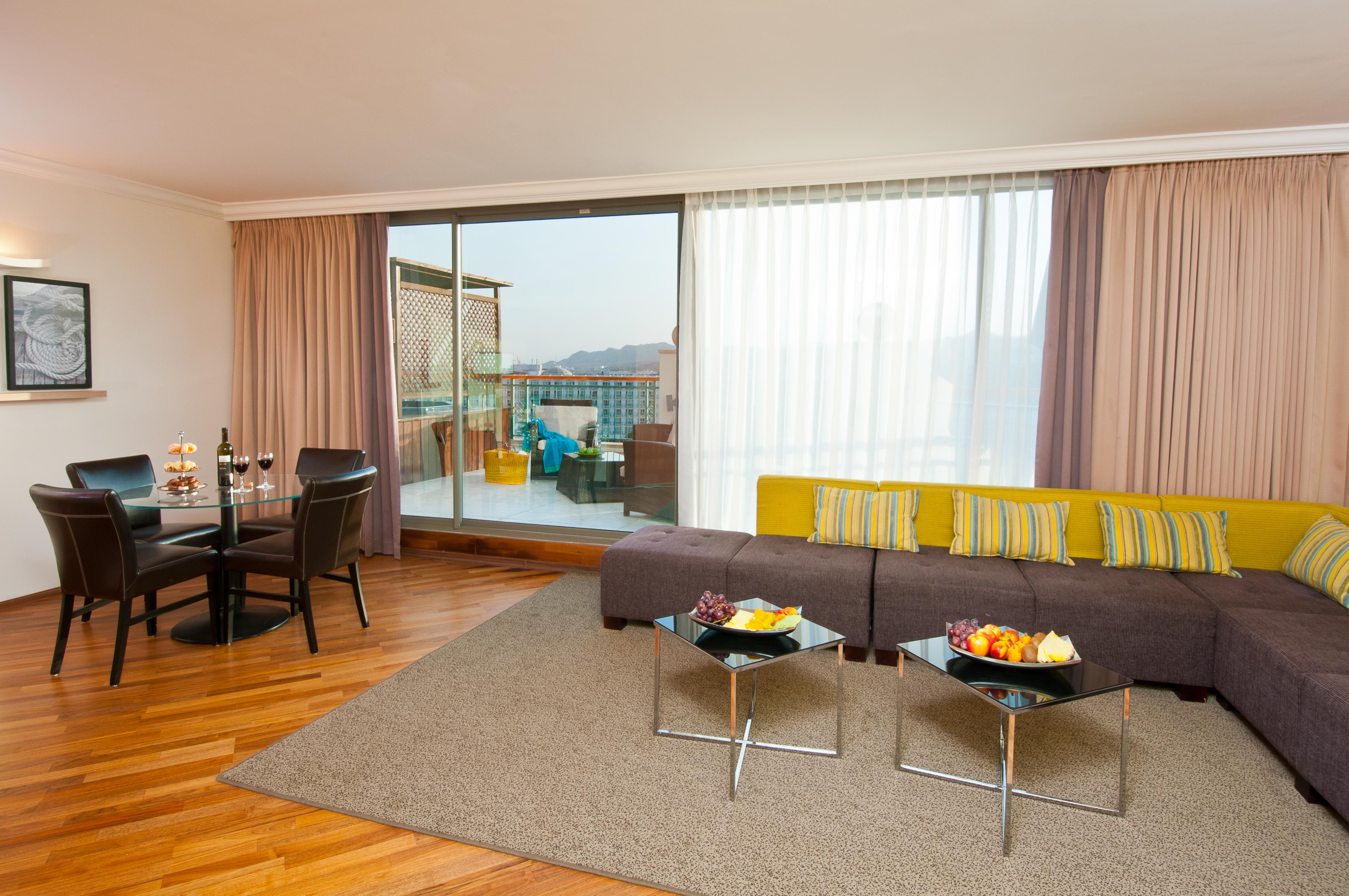 U Magic Palace Ejlat Exteriér fotografie A living room at the hotel