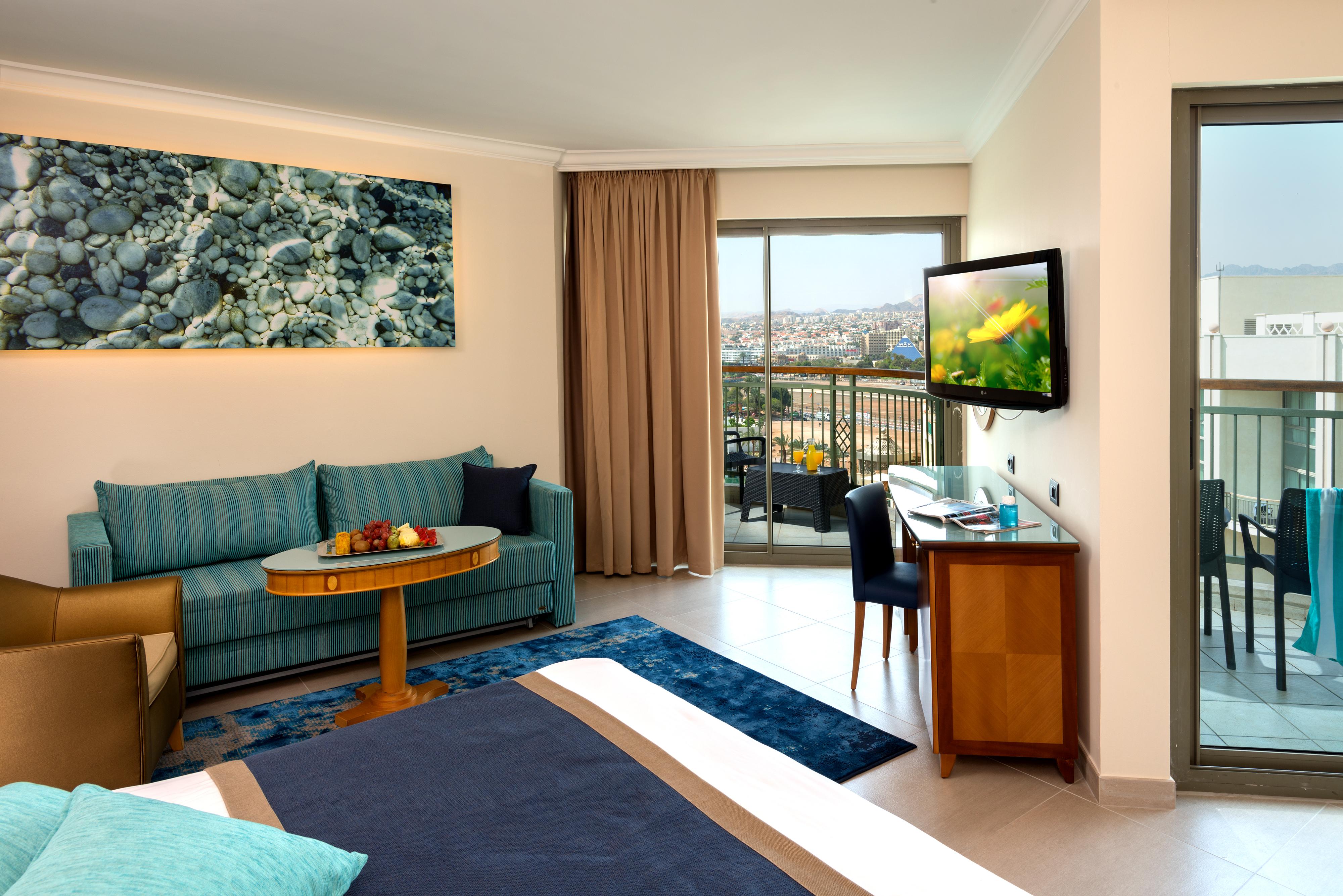 U Magic Palace Ejlat Exteriér fotografie A room at the Leonardo Hotel, Tel Aviv